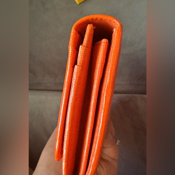 FENDI Wallet Crayon Orange Leather Authentic - Picture 13 of 14